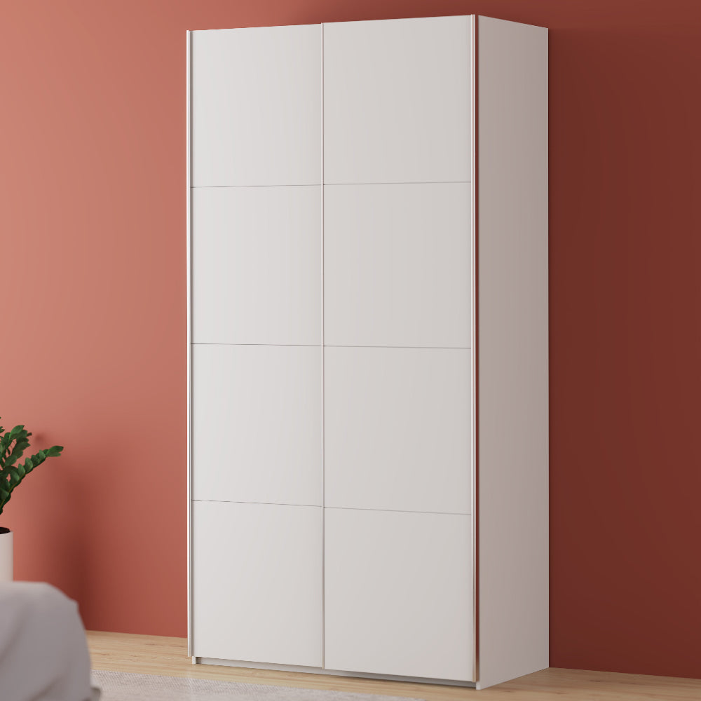 Fittio balta stumdomų durų spinta