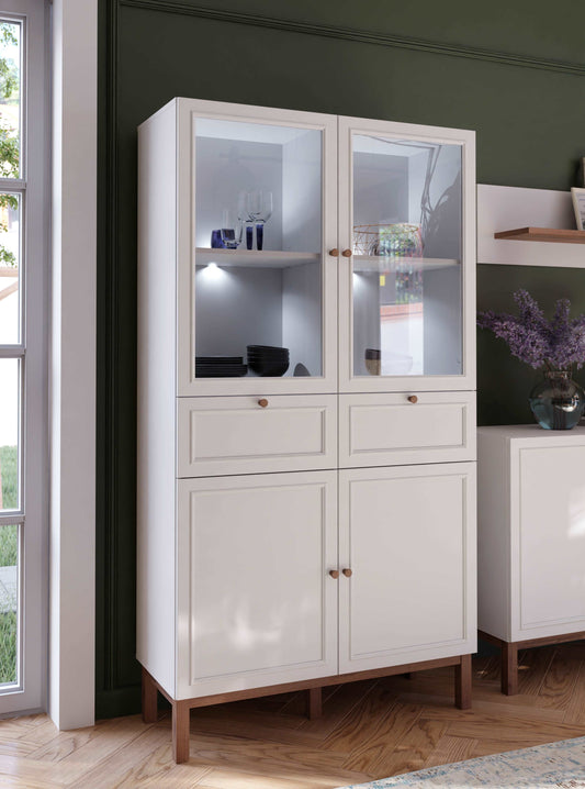 Penkrige indauja su stalčiukais, šviesiomis ir stiklinėmis durelėmis