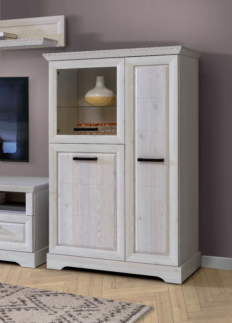 indauja Cortella šviesi, su lentynomis