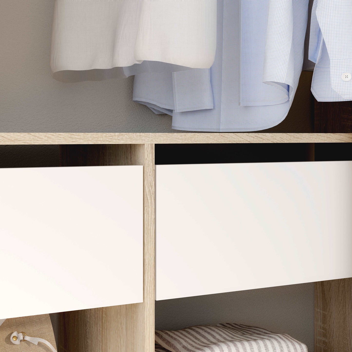 Atvira drabužių spinta