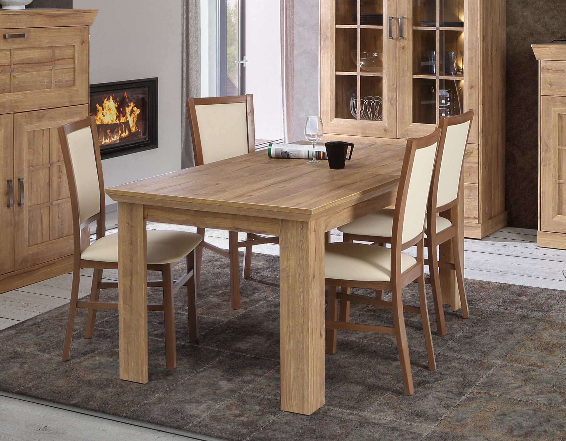 KALIKST išskleidžiamas valgomojo stalas klasikinio stiliaus