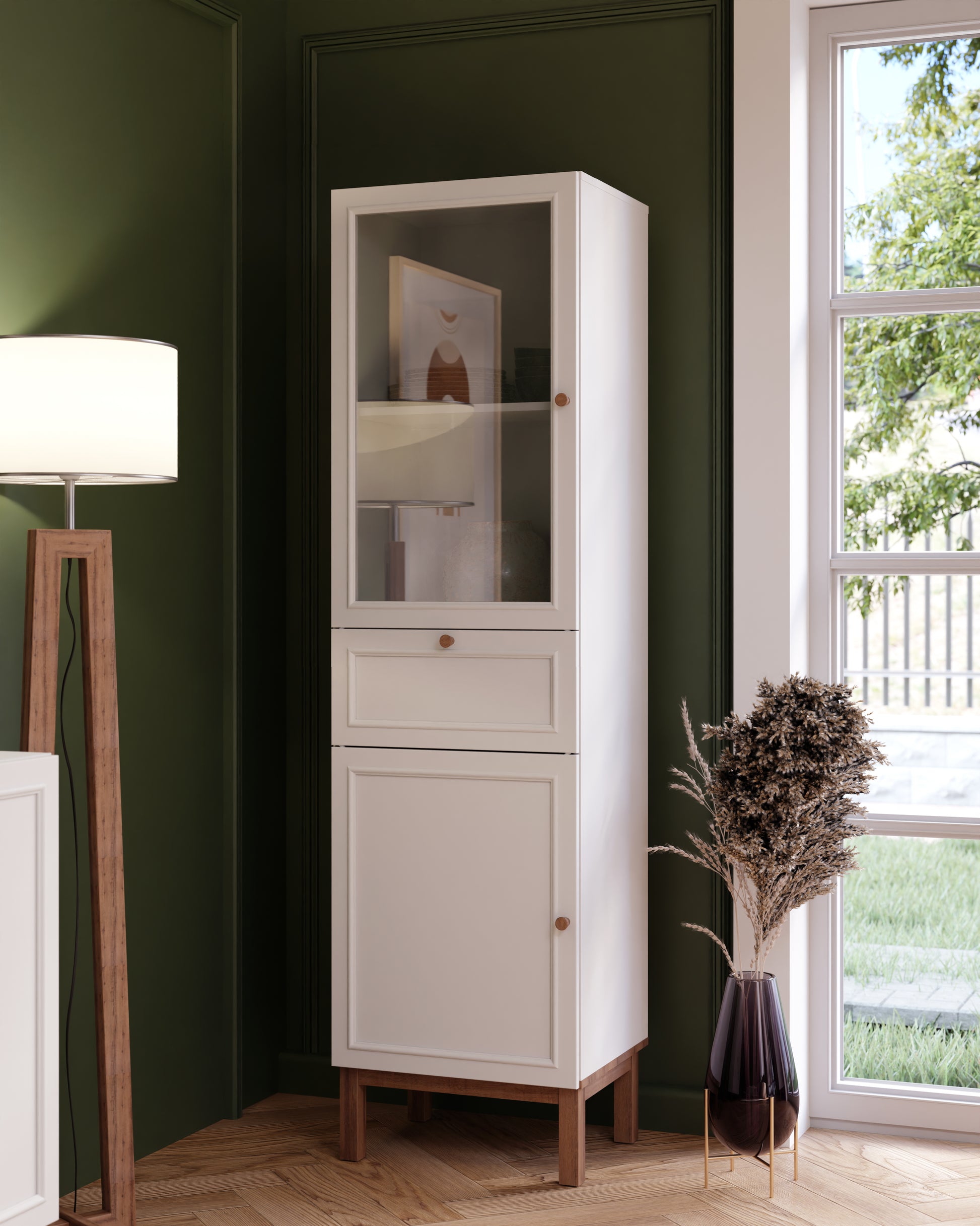 Penkrige vitrina su stalčiuku, šviesiomis ir stiklinėmis durelėmis