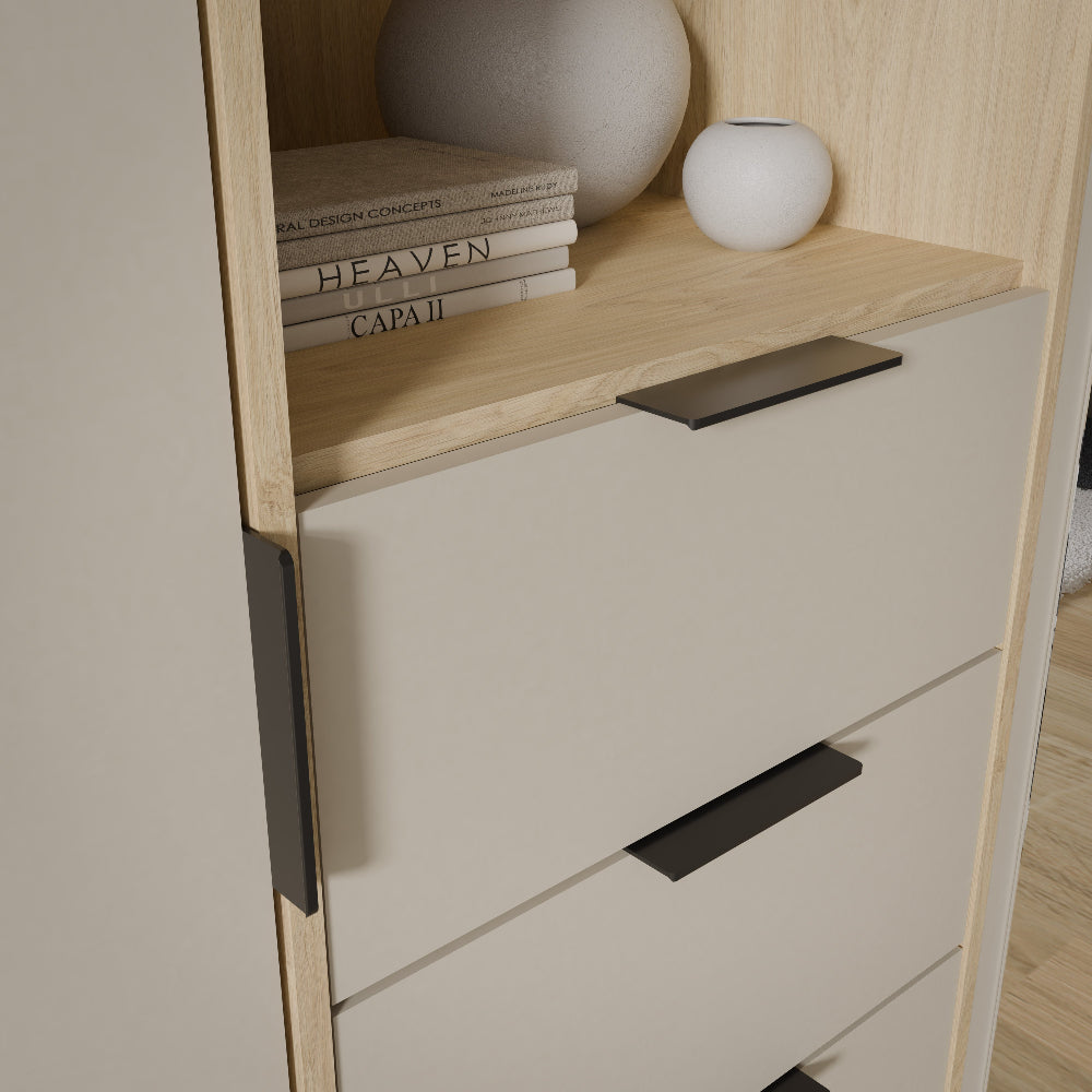 Fortasta spinta turi lentynas, stalčius ir pakabas rūbams