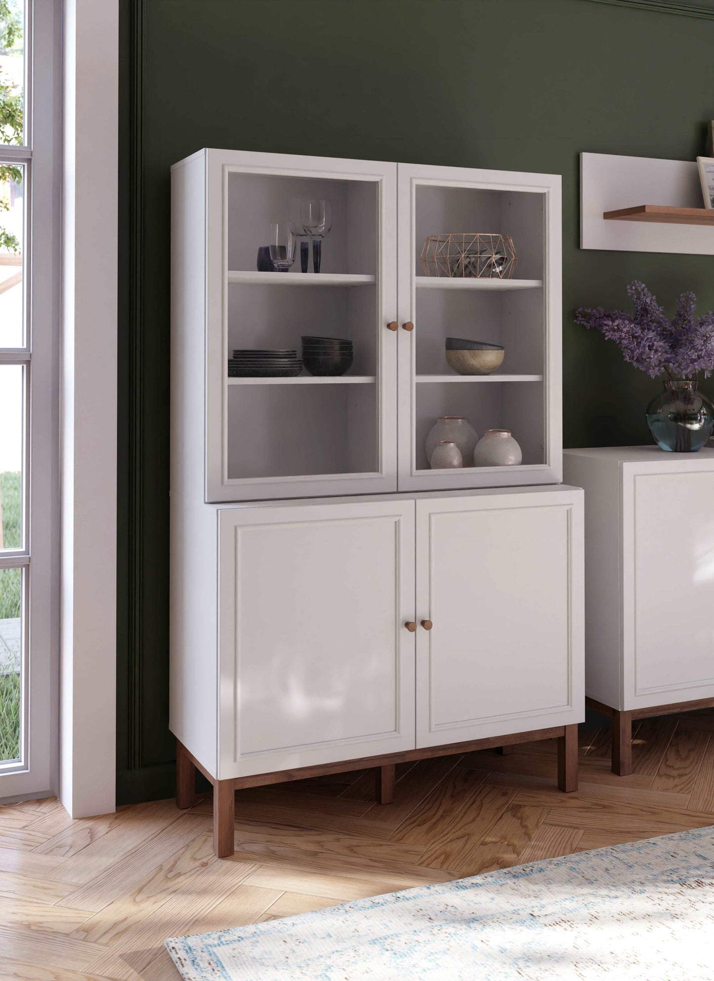 Penkrige indauja su šviesiomis ir stiklinėmis durelėmis