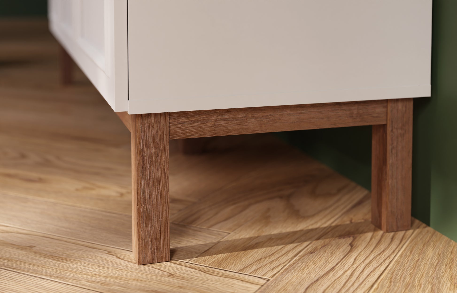 Penkrige TV staliukas su stalčiuku ir durelėmis, šviesiai pilkas