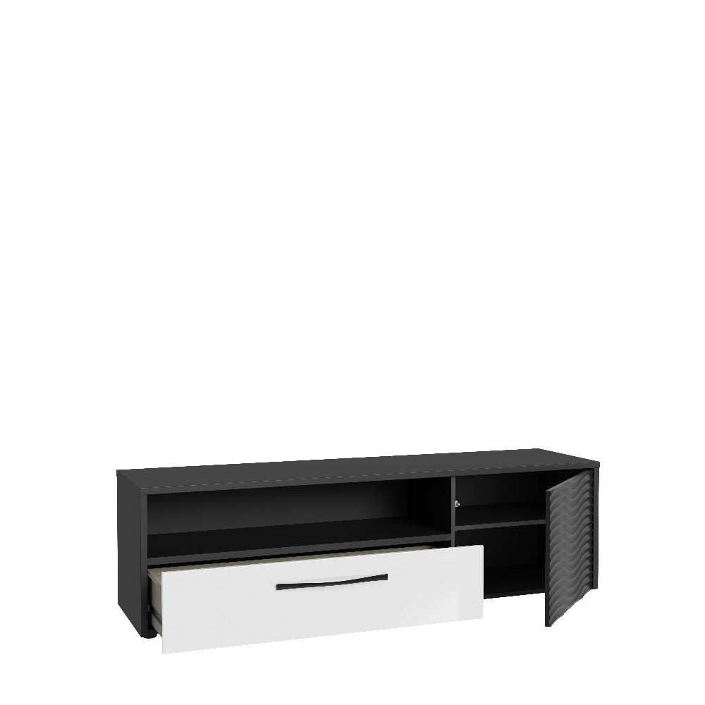 TV staliukas Karlsham