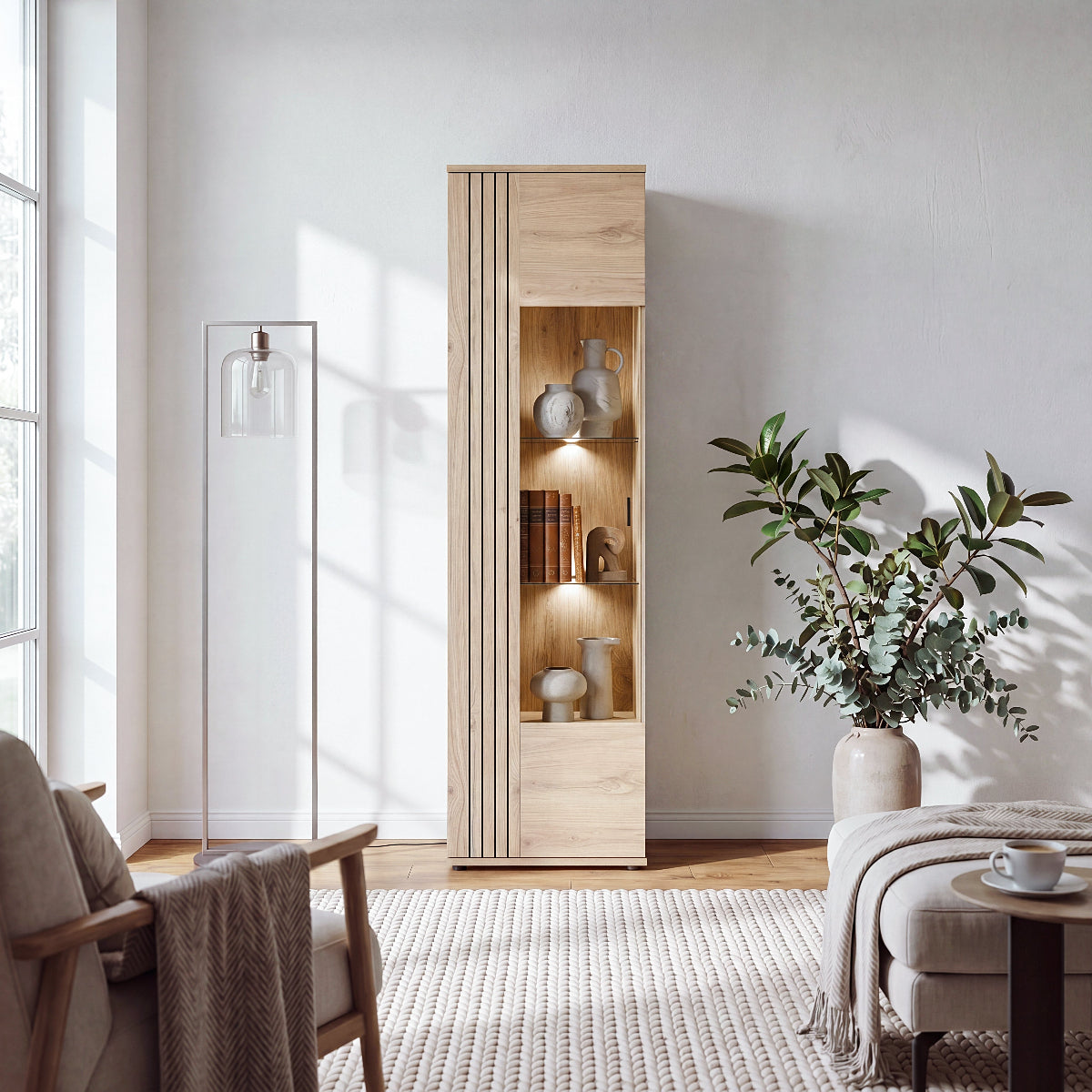 Verniq vitrina - elegantiškas baldas moderniai svetainei.