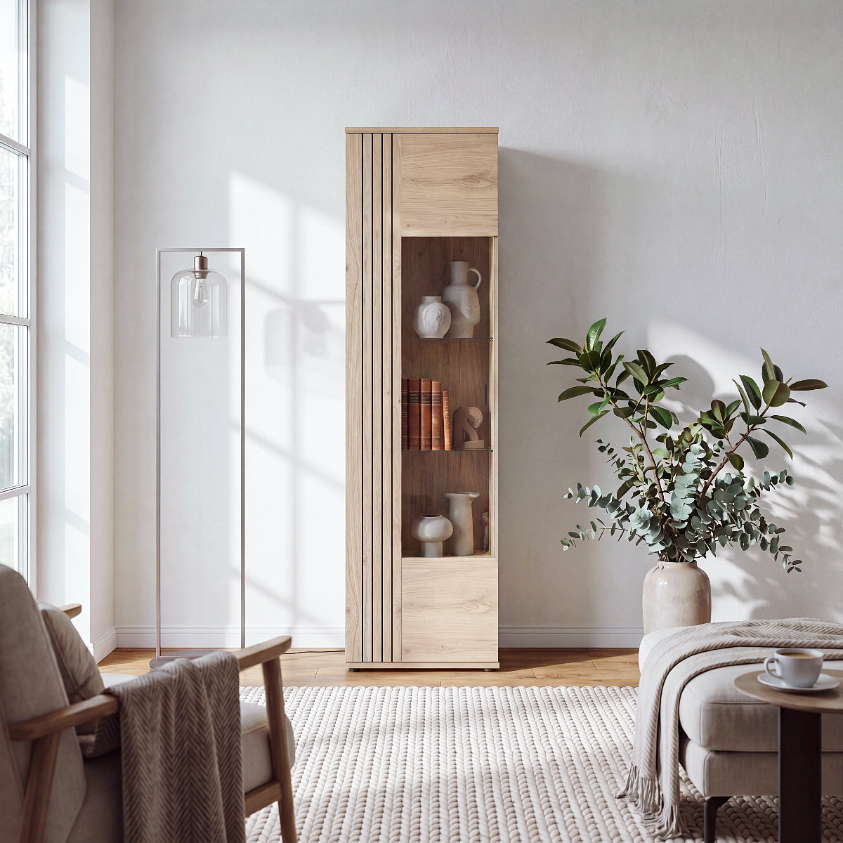 Verniq vitrina - elegantiškas baldas moderniai svetainei.